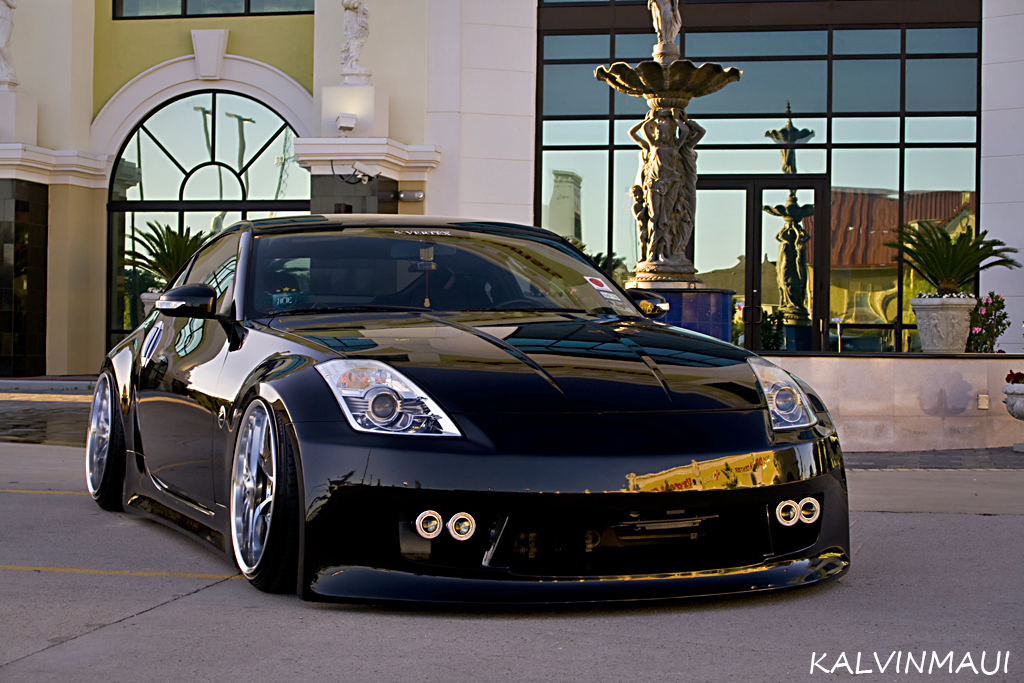 Probably one of the Freshest 350z ive ever seen in black VIP Style too